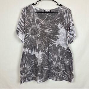 Womens gray swirl tee with bling